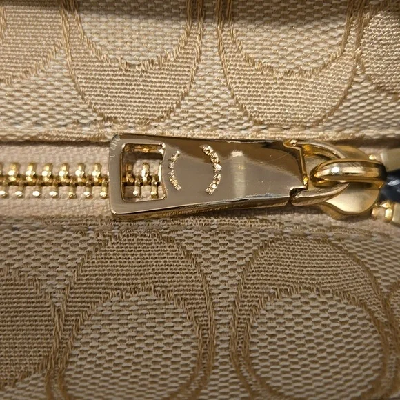 Coach F58282 Outline Signature Zip Top Cream Tote Bag - Picture 7 of 13